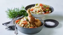 Stegt kylling med grøntsagsspaghetti