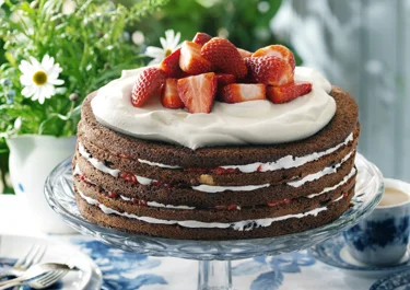 Enkel chokladtårta med bär