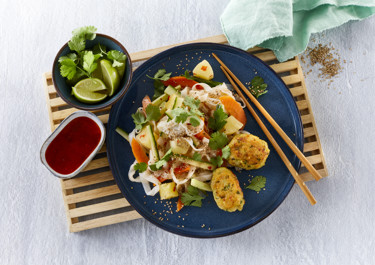 Thaifrikadeller med nudelsalat