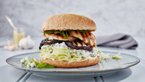 Kyllingeburger med grillede auberginer