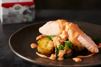 Creamy Tomato Hollandaise Sauce