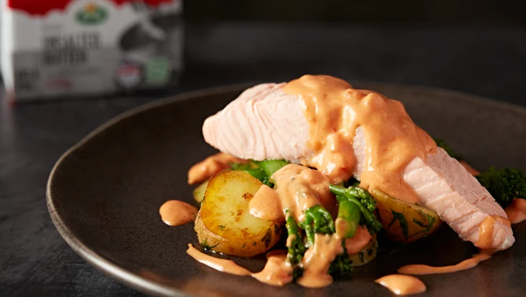 Creamy Tomato Hollandaise Sauce