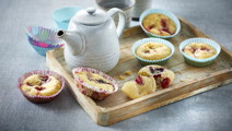 Muffins med bær og hytteost