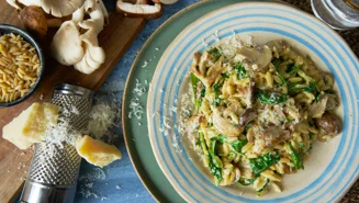 Orzo gryde med svampe