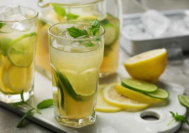 Iste med grönt te och citron