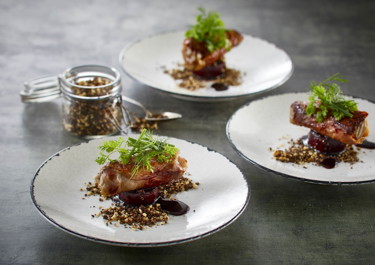 Gourmet tapas med okse og rødbede