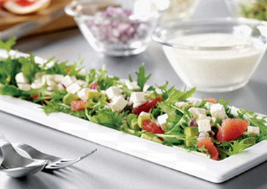 Rucola-salaattia ja verigreippiä