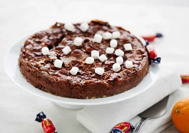MAD-kladdkaka med marshmallows, apelsin och dumlekola