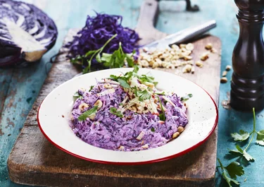 Rödkålssallad med äpple