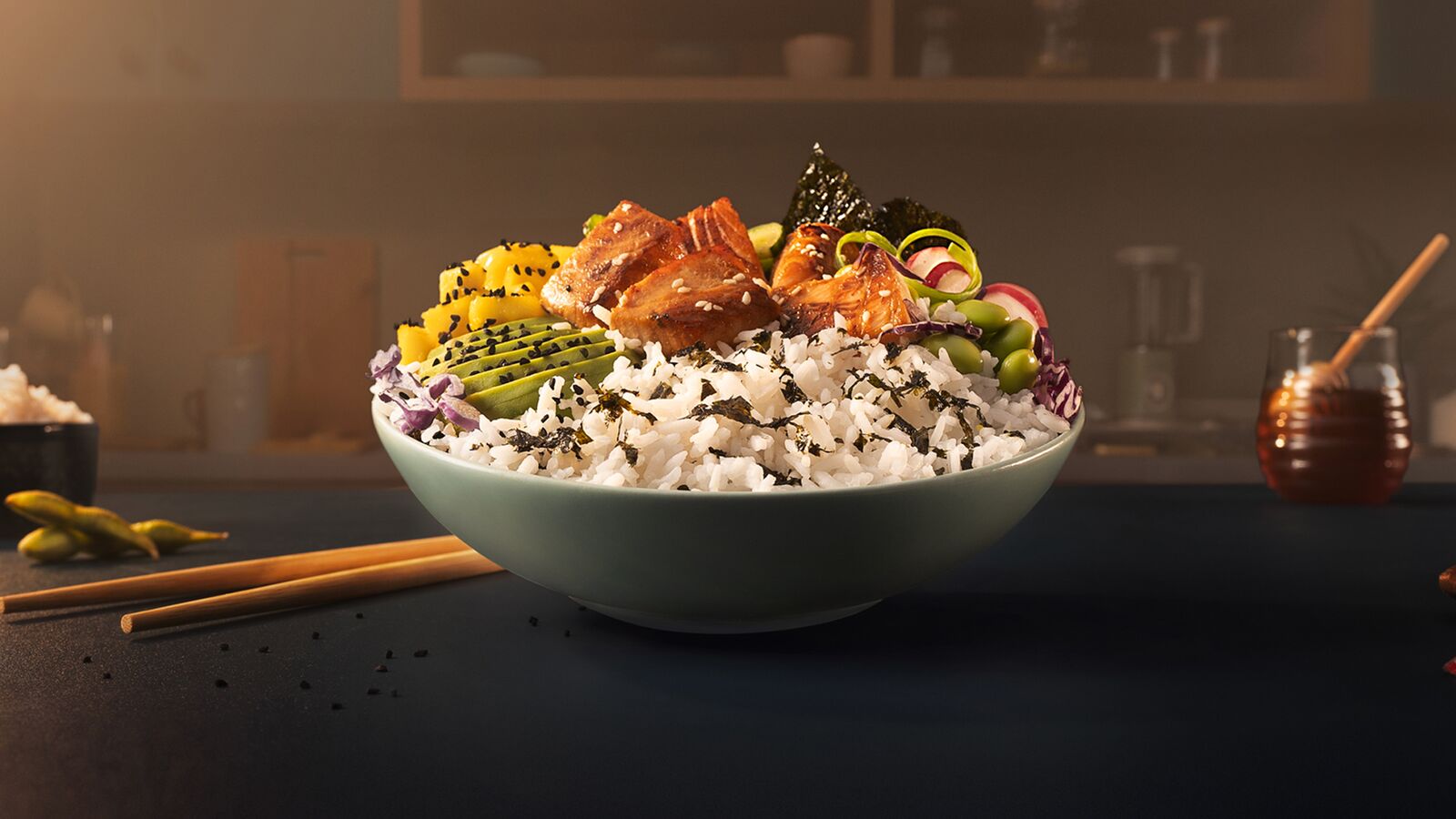 Salmon poke bowl ( Recipe ) | Lurpak®
