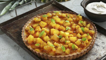 Paj med karamelliserad ananas