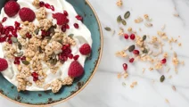 Arla Skyr met granola