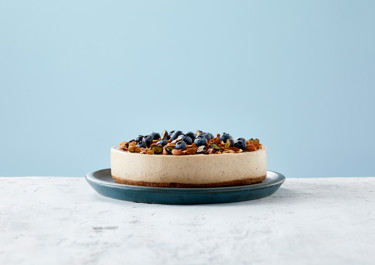 Lactose-free and gluten-free almond cheesecake 