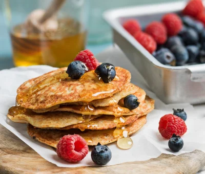 Cottage cheese-banana pancakes