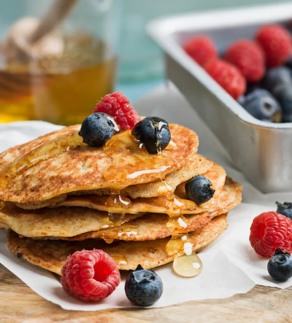 Cottage cheese-banana pancakes