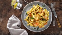 Lohipasta omenalla
