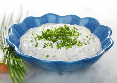 Gräddfilssås med vitlök och gräslök