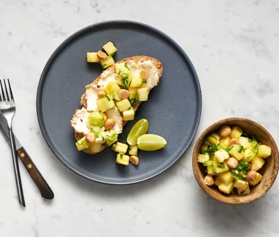 TROPICAL TOAST WITH PINEAPPLE CREAM CHEESE