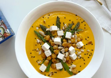 Crema de garbanzos y zanahorias con Arla Apetina
