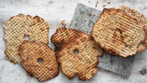 Krispigt och fröigt knäckebröd
