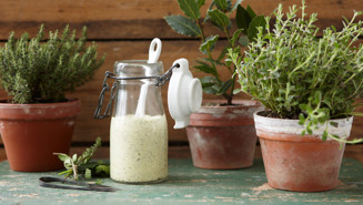 Dressing med dijonsennep og estragon