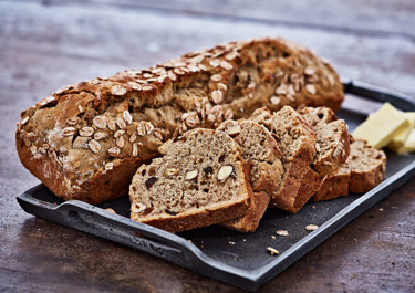 Brød med dadler og nødder
