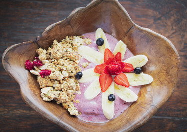 Frozen Yogurt with Muesli and Berries