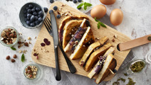 French toast med ost og blåbær