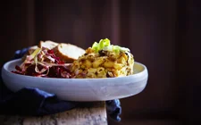 Macaroni au fromage avec légumes et bacon