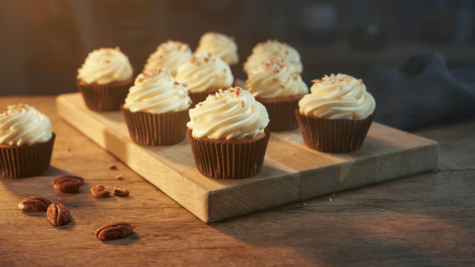 BANANA AND PECAN MUFFINS