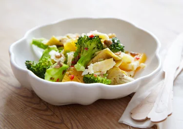 Italiensk broccolisallad med sardeller