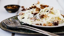 Vit julsallad med matyoghurt