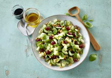 Salat mit Melone und Gurke 