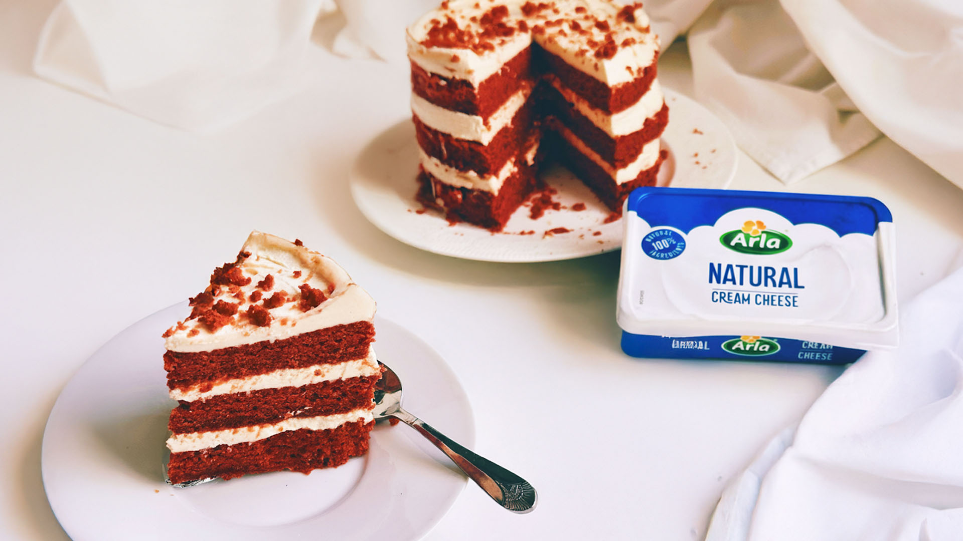 Red Velvet Cheesecake con Arla Queso de Untar Natural
