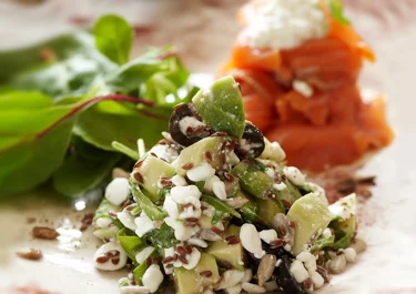 Cottage cheese med avokado och oliver