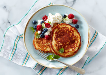 Pannukakut raejuustolla