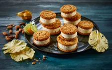 ICE CREAM SANDWICH WITH PINEAPPLE CREAM CHEESE