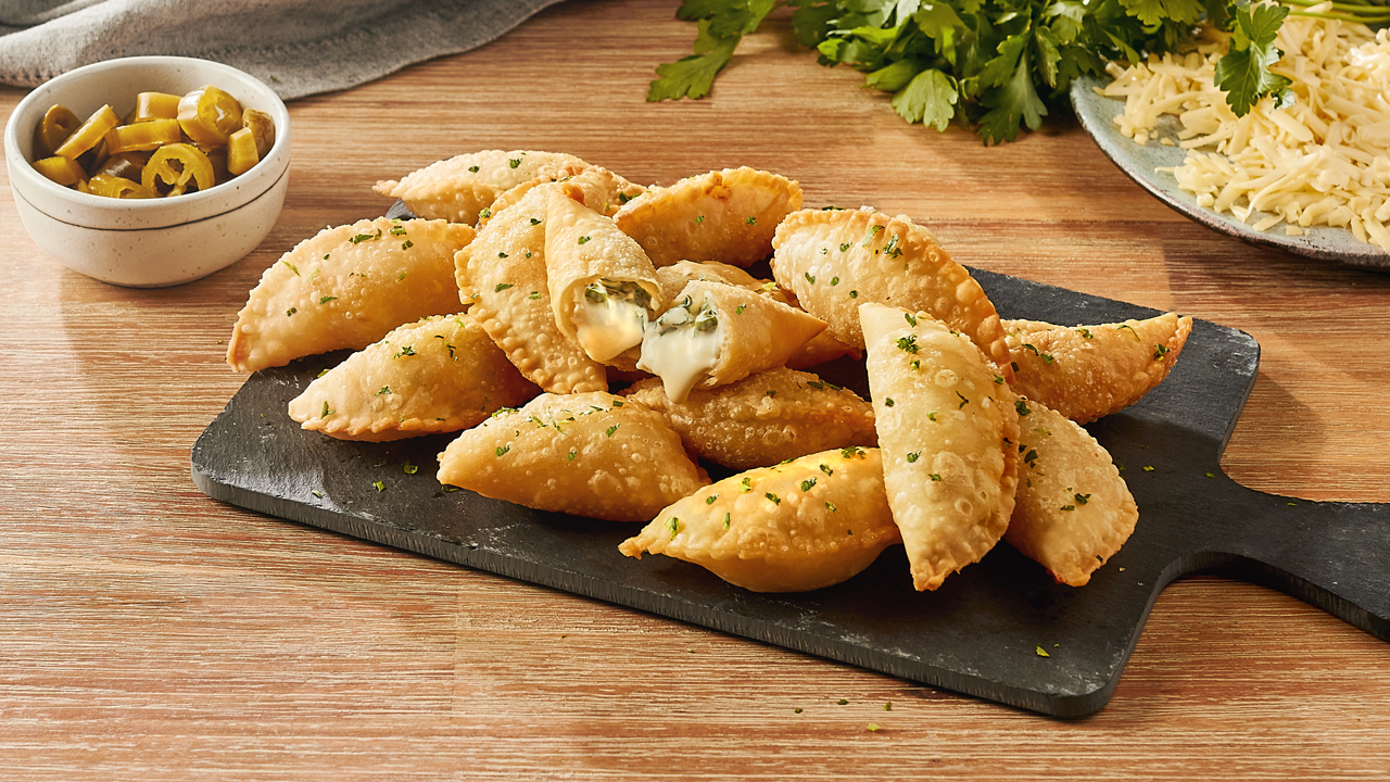 سمبوسة بحشوة الشيدر والخضار