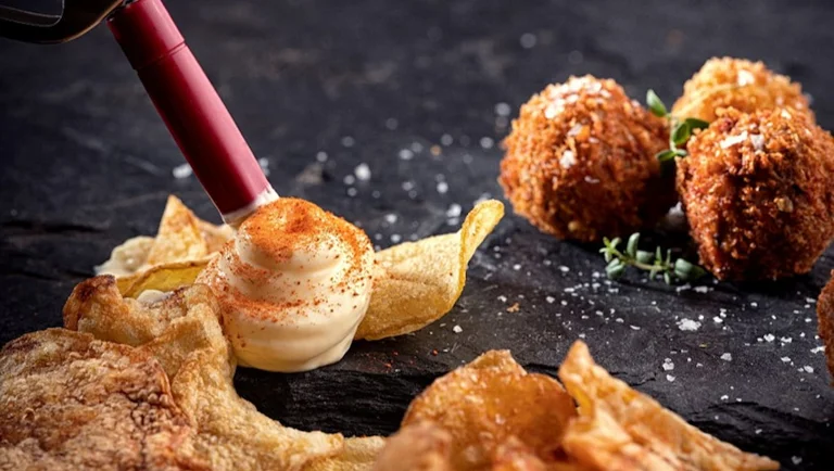 Foamy Cheese & Crisps