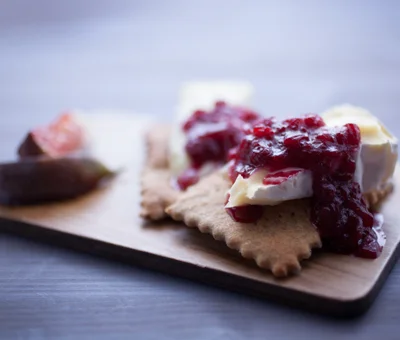 Cranberry chutney for cheese