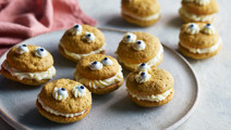 Whoopies med pumpa och vaniljkräm