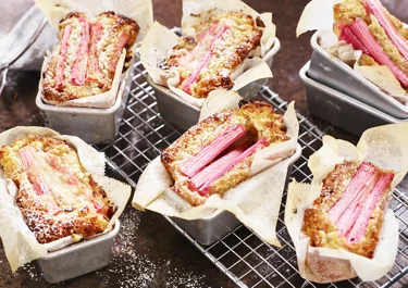 Rabarbermuffins med vit choklad