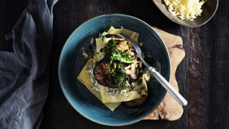 Öppen lasagne med aubergine och krämig grönkålspesto