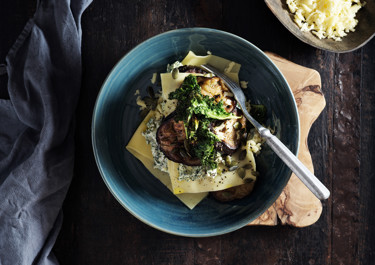 Öppen lasagne med aubergine och krämig grönkålspesto