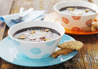 Blåbärssoppa med cottage cheese och digestive