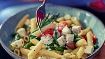 Pasta met asperges en tomaat