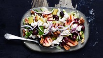 Grillattu persikkasalaatti