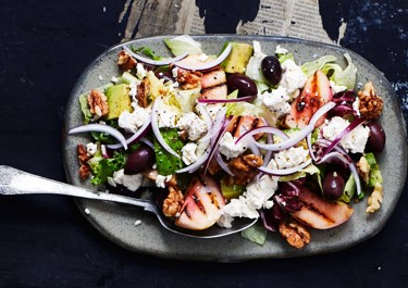 Grillattu persikkasalaatti