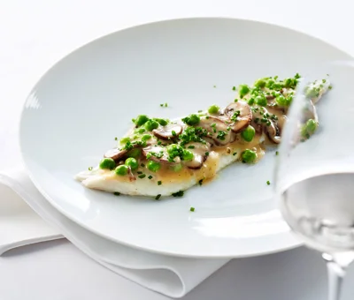 Baked Sole with Mushrooms & Peas
