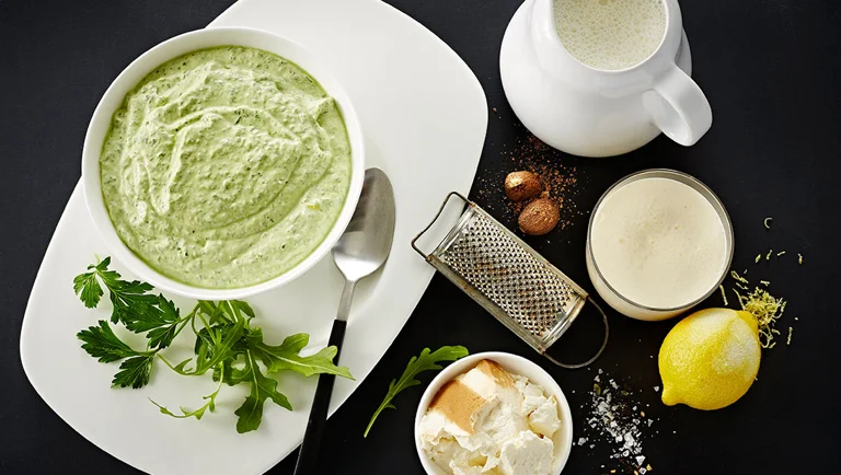 Rygeostdressing med rucola